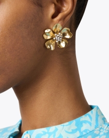 Look image thumbnail - Oscar de la Renta - Gold and Pearl Tropical Flower Stud Earrings