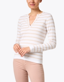 Front image thumbnail - Kinross - White and Beige Striped Cotton Cashmere Sweater