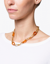 Collier Escale Gold and Brown Resin Link Necklace