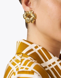 Look image thumbnail - Oscar de la Renta - Gold Poppy Earrings