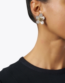 Look image thumbnail - Oscar de la Renta - Silver Flower Stud Earrings 