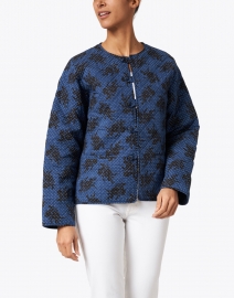 Front image thumbnail - Soler - Elsa Navy and Black Floral Print Quilted Cotton Jacket