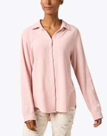 Front image thumbnail - Xirena - Scout Pink Crepe Shirt