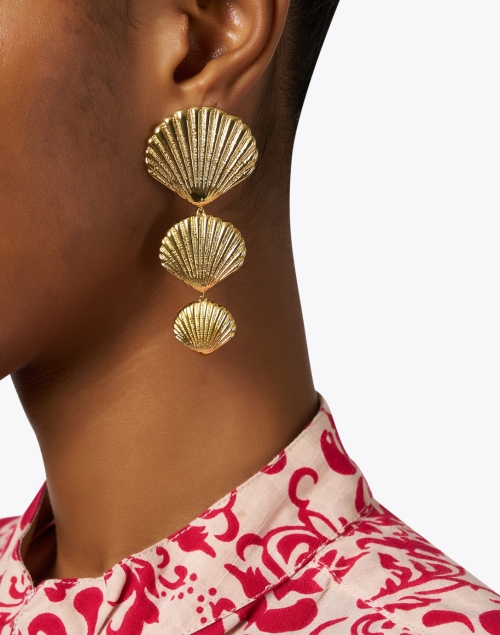 Anisah Gold Shell Drop Earrings