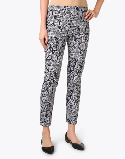 Front image - Elliott Lauren - Black and White Floral Pull On Ankle Pant