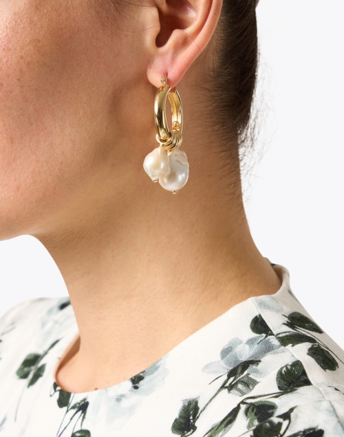 Look image - Lizzie Fortunato - Gold Pearl Hoop Earrings