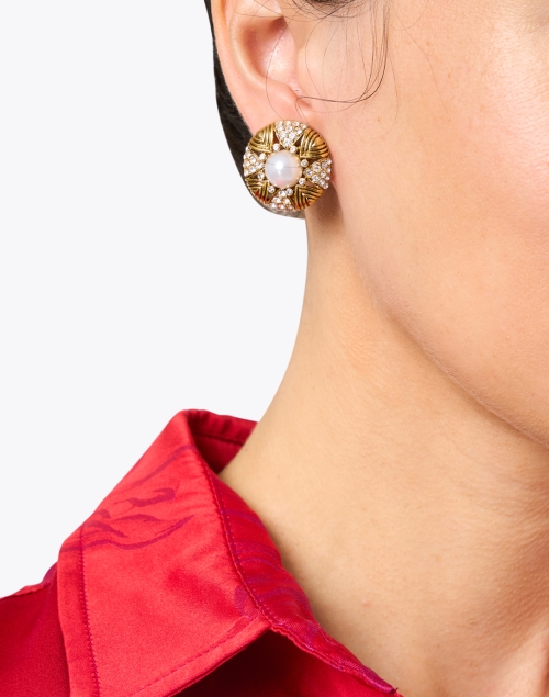 Look image - Kenneth Jay Lane - Gold Crystal and Pearl Stud Earrings