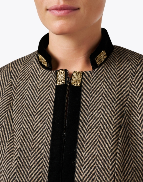 Extra_1 image - T.ba - Medallion Black and Beige Tweed Coat