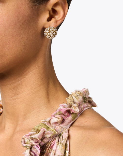 Look image - Oscar de la Renta - Pearl and Crystal Button Earrings
