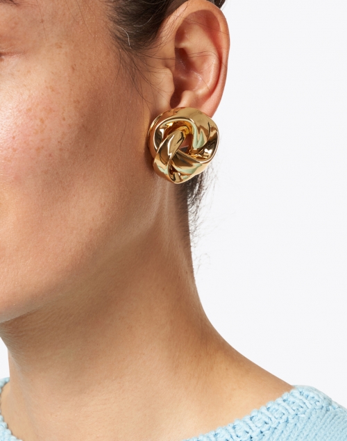 Look image - Kenneth Jay Lane - Gold Knot Stud Clip Earrings