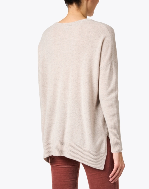 Back image - Kinross - Beige Cashmere Split Hem Sweater