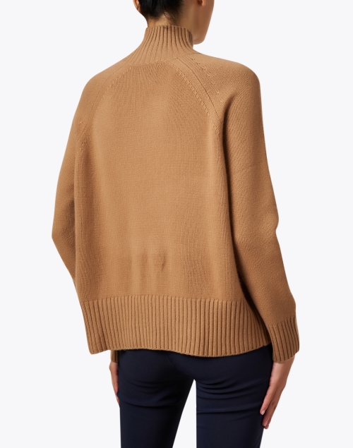 Back image - Allude - Camel Wool Cashmere Mock Neck Sweater