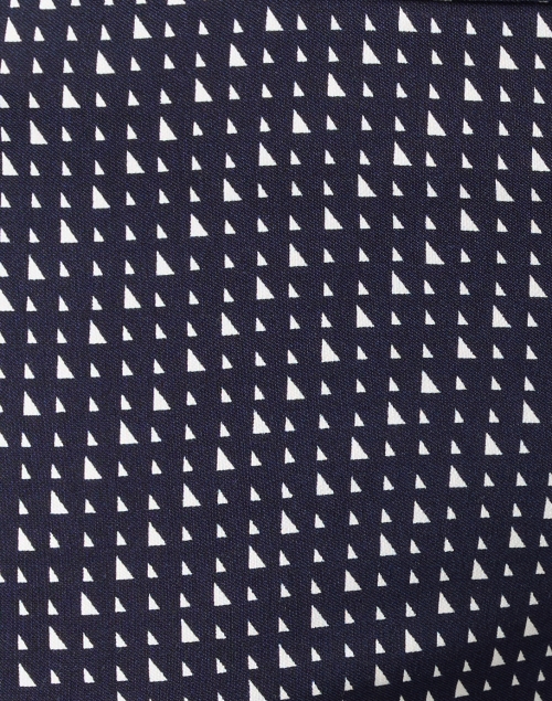 Fabric image - Avenue Montaigne - Leo Black and White Illusion Print Pull On Pant
