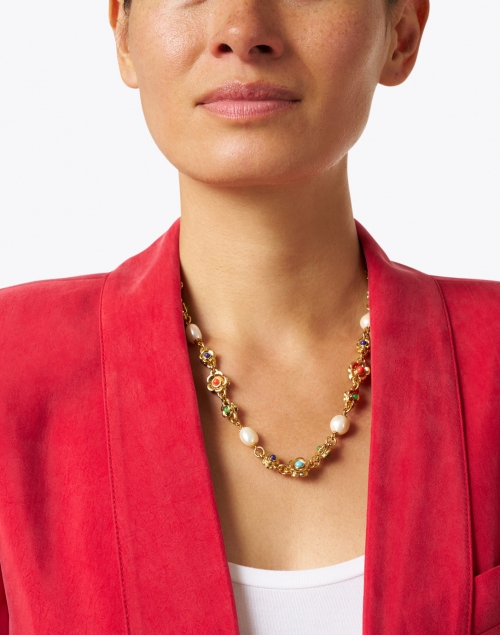 Gold Multicolor and Pearl Cabochons Flowers Necklace