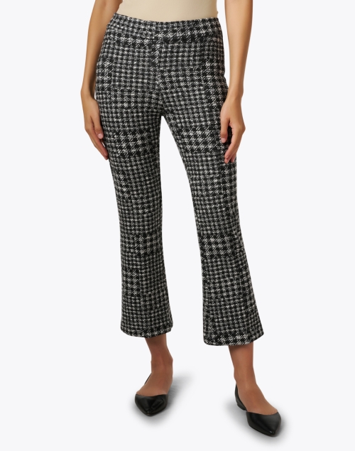 Front image - Avenue Montaigne - Leo Black and White Boucle Check Print Pull On Pant