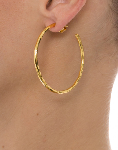 Look image - Nest - Gold Thin Hammered Hoop Earrings