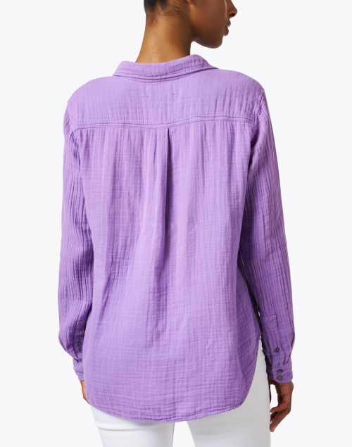 Back image - Xirena - Scout Purple Cotton Gauze Shirt