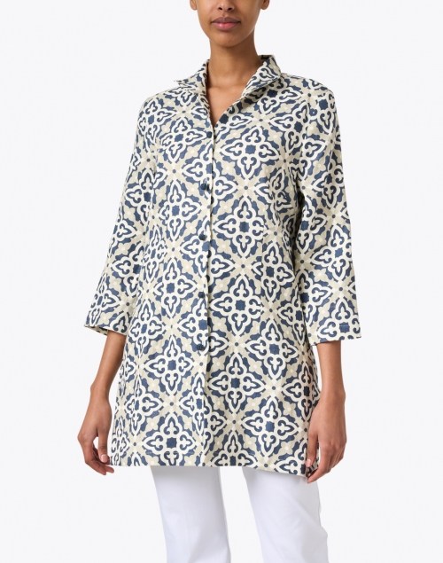 Front image - Connie Roberson - Rita White and Navy Cabana Printed Linen Jacket