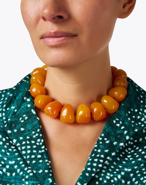 Look image - Kenneth Jay Lane - Amber Pebble Beaded Necklace